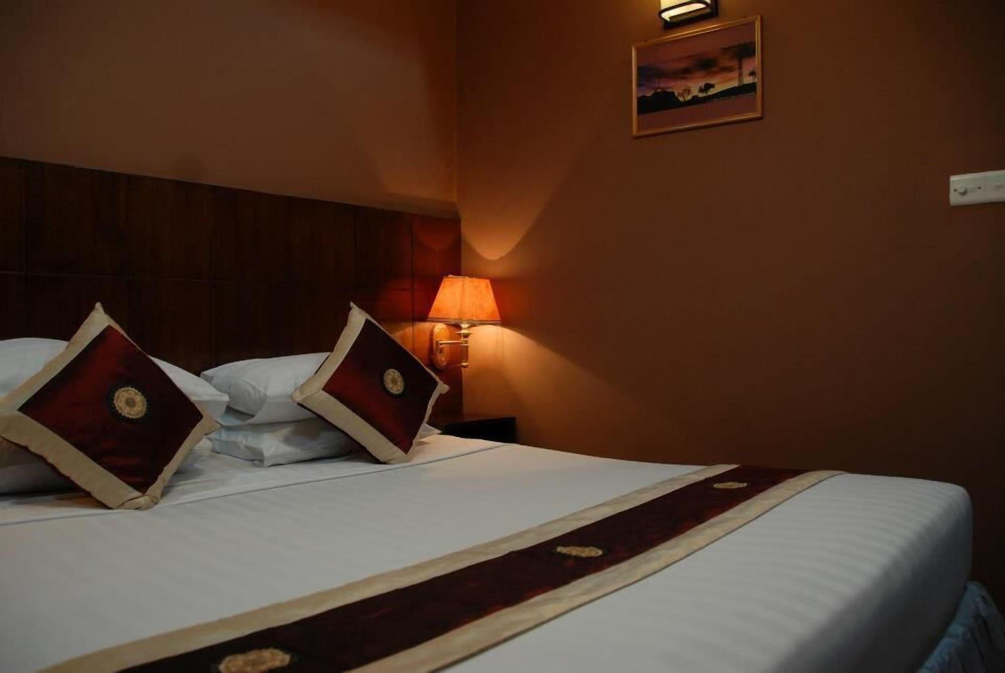 Hotel Shwe Gone Daing, Янгон Екстер'єр фото