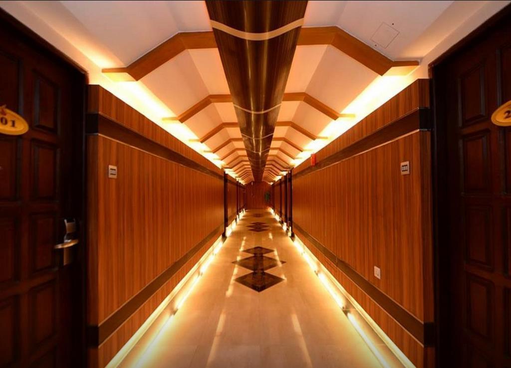 Hotel Shwe Gone Daing, Янгон Екстер'єр фото