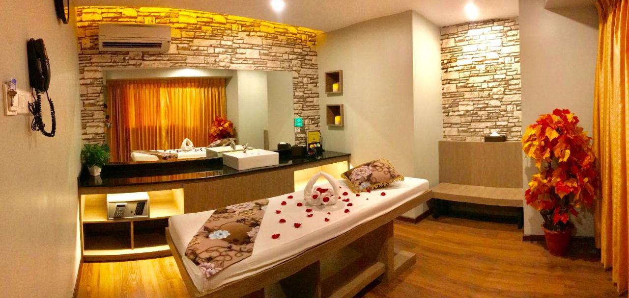 Hotel Shwe Gone Daing, Янгон Екстер'єр фото